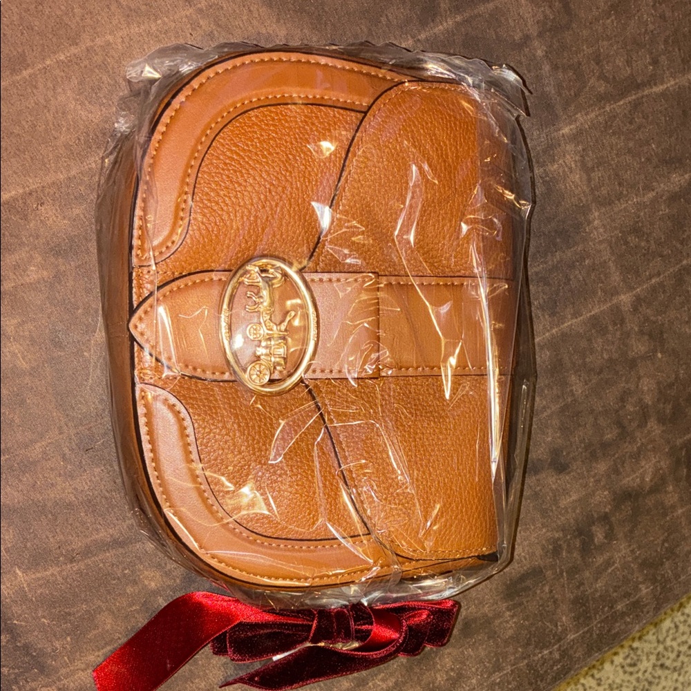 Coach purse brand new beautiful never opened